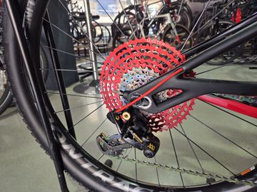 Trek STACHE CUSTOM 2023 Mountainbike usato, Nero — immagine 4 di 21