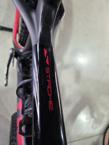 Trek STACHE CUSTOM 2023 Mountainbike usato, Nero — immagine 13 di 21