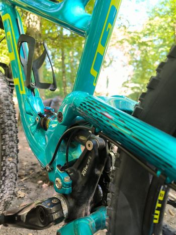 Used GT Sensor Elite 2017 2017 Mountainbike, Blue, 27.5 — image 7 of 15