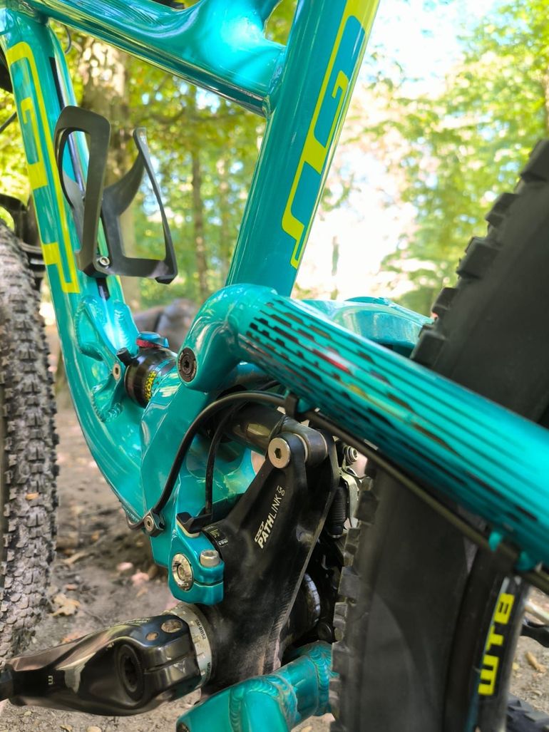 Used GT Sensor Elite 2017 2017 Mountainbike, Blue, 27.5 — image 7 of 15