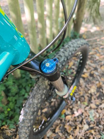 Used GT Sensor Elite 2017 2017 Mountainbike, Blue, 27.5 — image 15 of 15