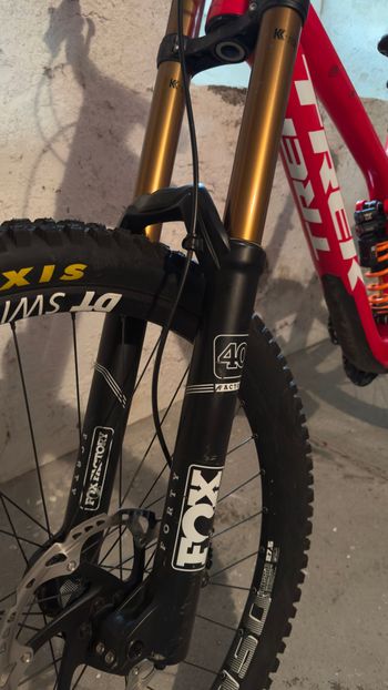 Used Trek Session 9.9 2017 2017 Mountainbike, Red, 27.5 — image 3 of 4