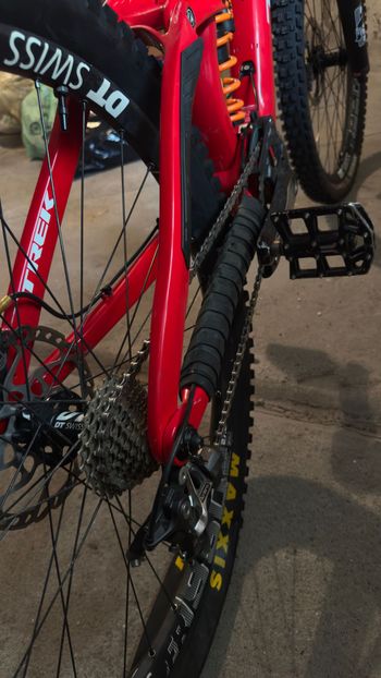 Used Trek Session 9.9 2017 2017 Mountainbike, Red, 27.5 — image 4 of 4