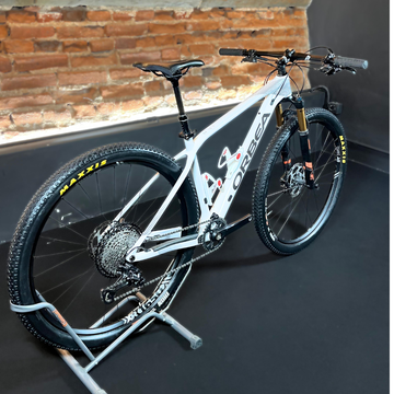 Used Orbea ALMA M15 2021 Mountainbike, White — image 2 of 5