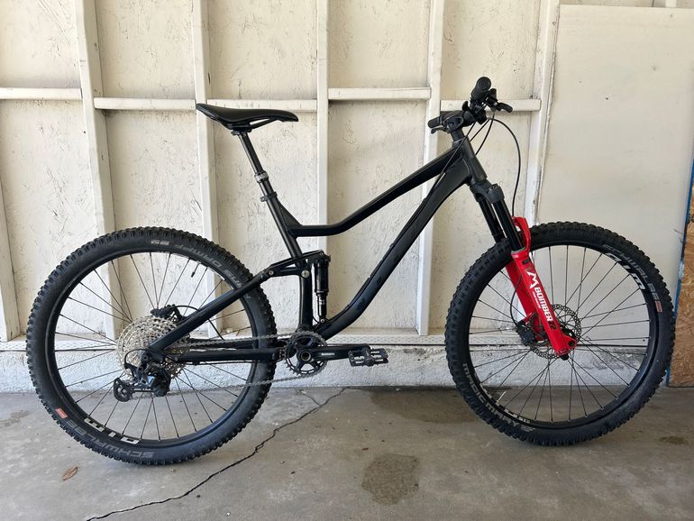 Gebrauchtes Vitus VRX 27.5 2021 Mountainbike, Schwarz — Bild 1 von 9