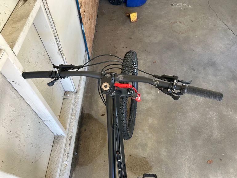 Gebrauchtes Vitus VRX 27.5 2021 Mountainbike, Schwarz — Bild 6 von 9