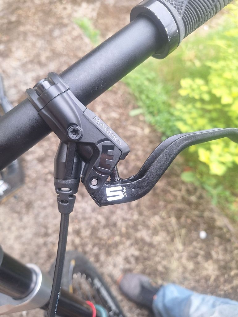 Used Commencal Supreme DH V3 2019 Mountainbike, Light Gray — image 5 of 8