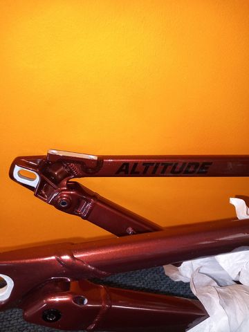 Brugt Rocky Mountain Altitude Alloy 70 Coil 2023 Frameset 2023 Mountainbike — billede 4 af 9