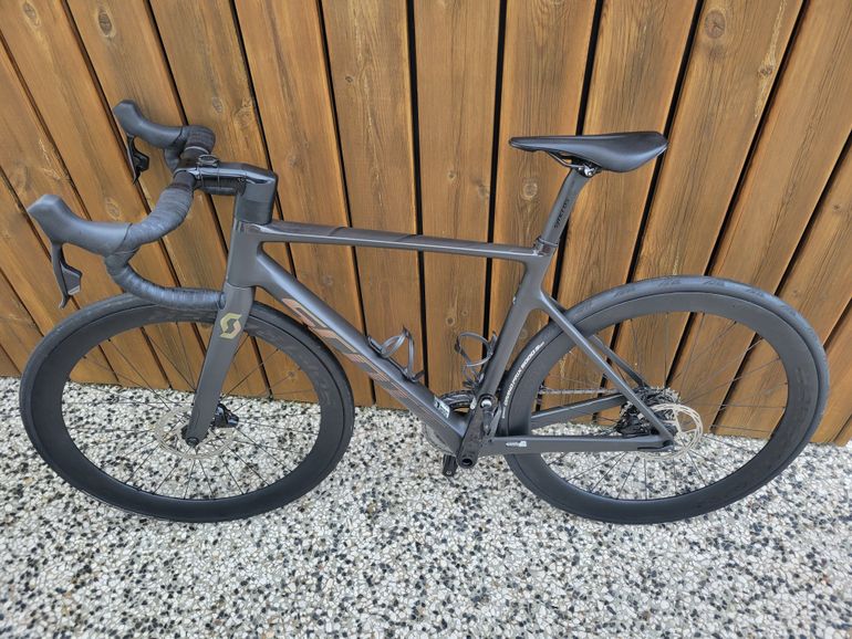 Used Scott SCOTT ADDICT RC30 2024 ROUES CARBONE BONTRAGER 2024 Road & Gravel — image 2 of 3