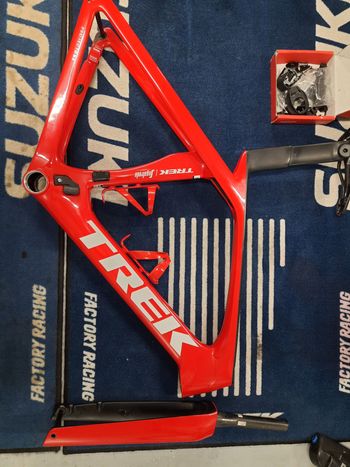 Used Trek Madone SLR 9 Gen 7 2024 Frameset 2024 Road & Gravel — image 12 of 12