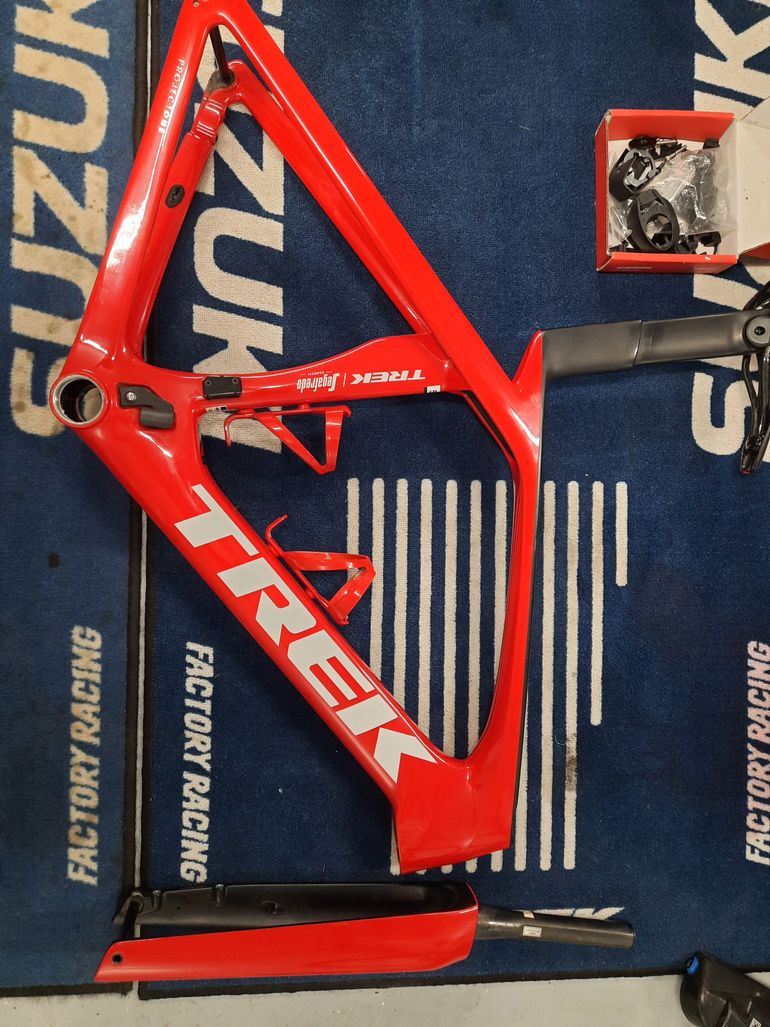 Used Trek Madone SLR 9 Gen 7 2024 Frameset 2024 Road & Gravel — image 12 of 12