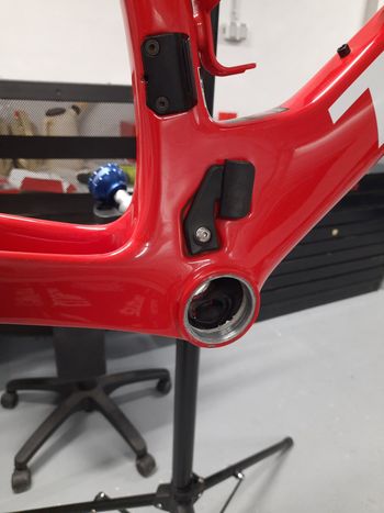 Used Trek Madone SLR 9 Gen 7 2024 Frameset 2024 Road & Gravel — image 2 of 12