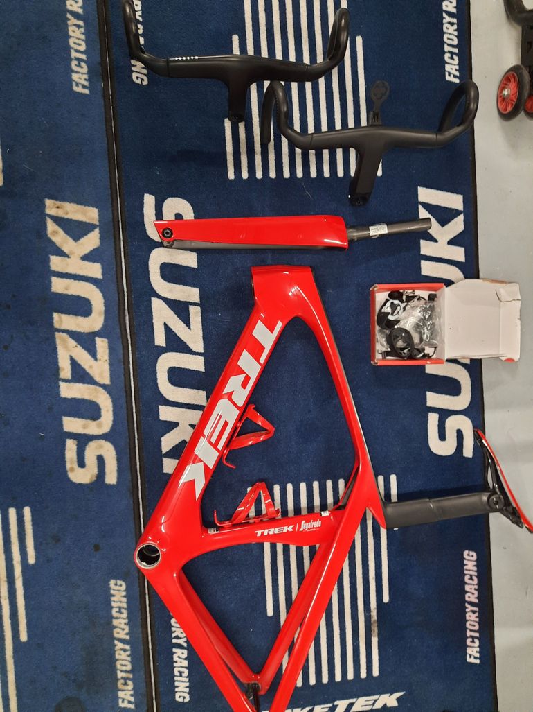 Used Trek Madone SLR 9 Gen 7 2024 Frameset 2024 Road & Gravel — image 6 of 12