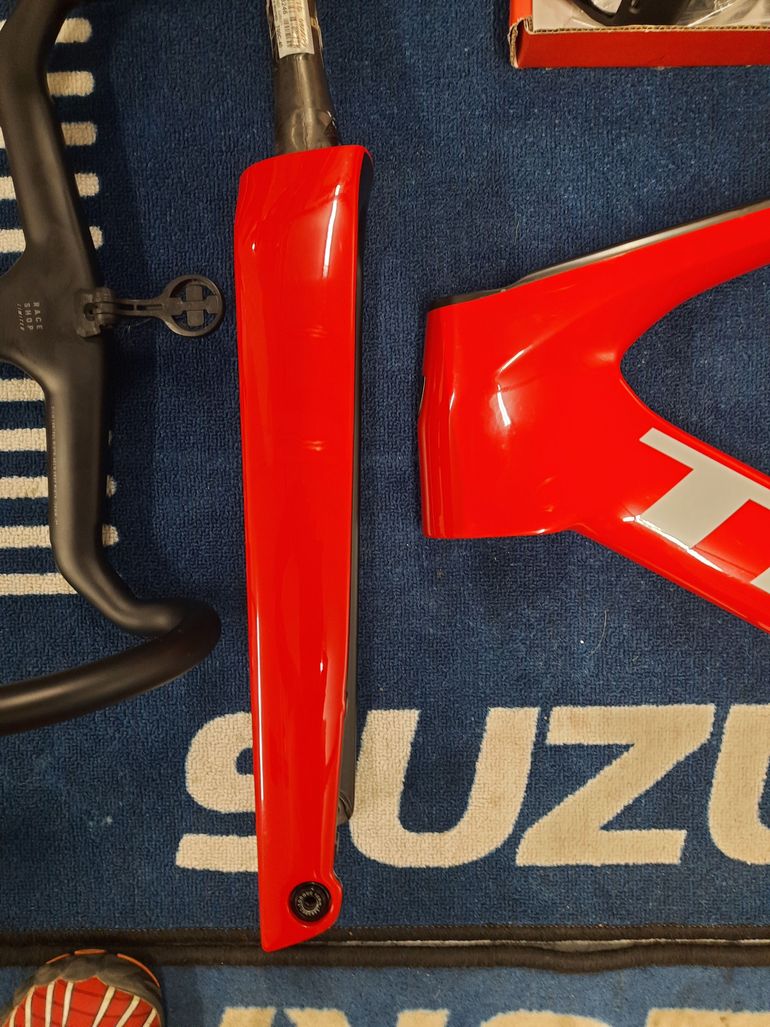 Used Trek Madone SLR 9 Gen 7 2024 Frameset 2024 Road & Gravel — image 9 of 12