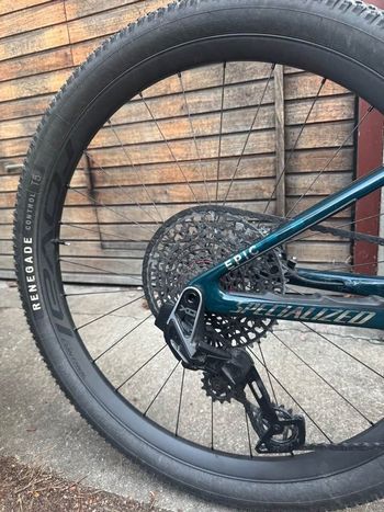 Specialized Epic WC PRO (2024) 2024 Mountainbike usato, Verde — immagine 2 di 4