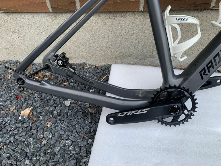 Used Radon Jealous CF 2022 Mountainbike, Light Gray — image 3 of 5