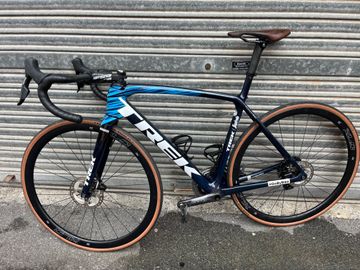 Brugt Trek Emonda SRAM Force eTap AXS 2021 Road & Gravel — billede 2 af 7