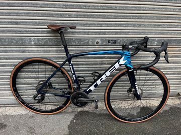 Brugt Trek Emonda SRAM Force eTap AXS 2021 Road & Gravel — billede 1 af 7