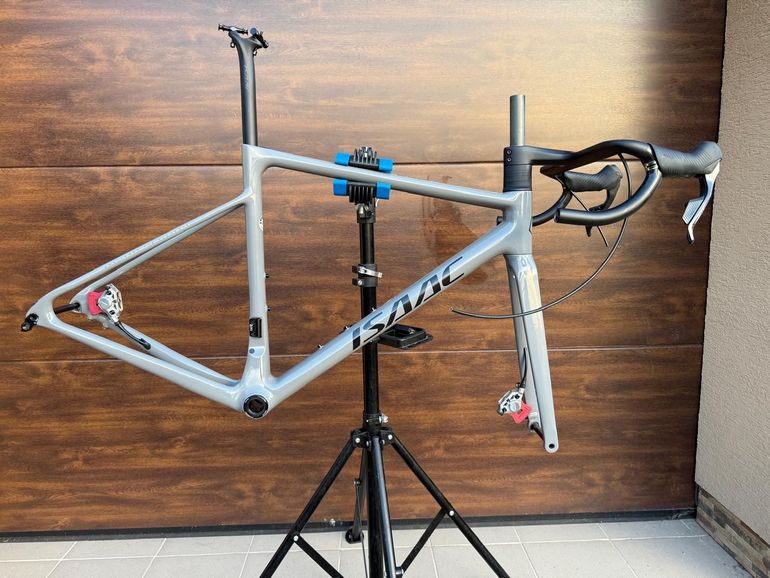 Used Isaac Element Frameset 2025 Road & Gravel — image 1 of 9