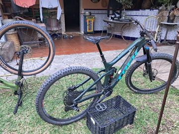 Trek Slash 9.8 2019 2019 Mountainbike d'occasion — image 8 sur 10