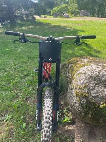Used Mondraker Summum Pro 2020 2020 Mountainbike, Red — image 8 of 15