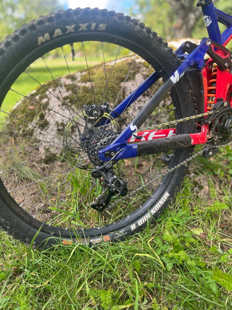 Used Mondraker Summum Pro 2020 2020 Mountainbike, Red — image 5 of 15