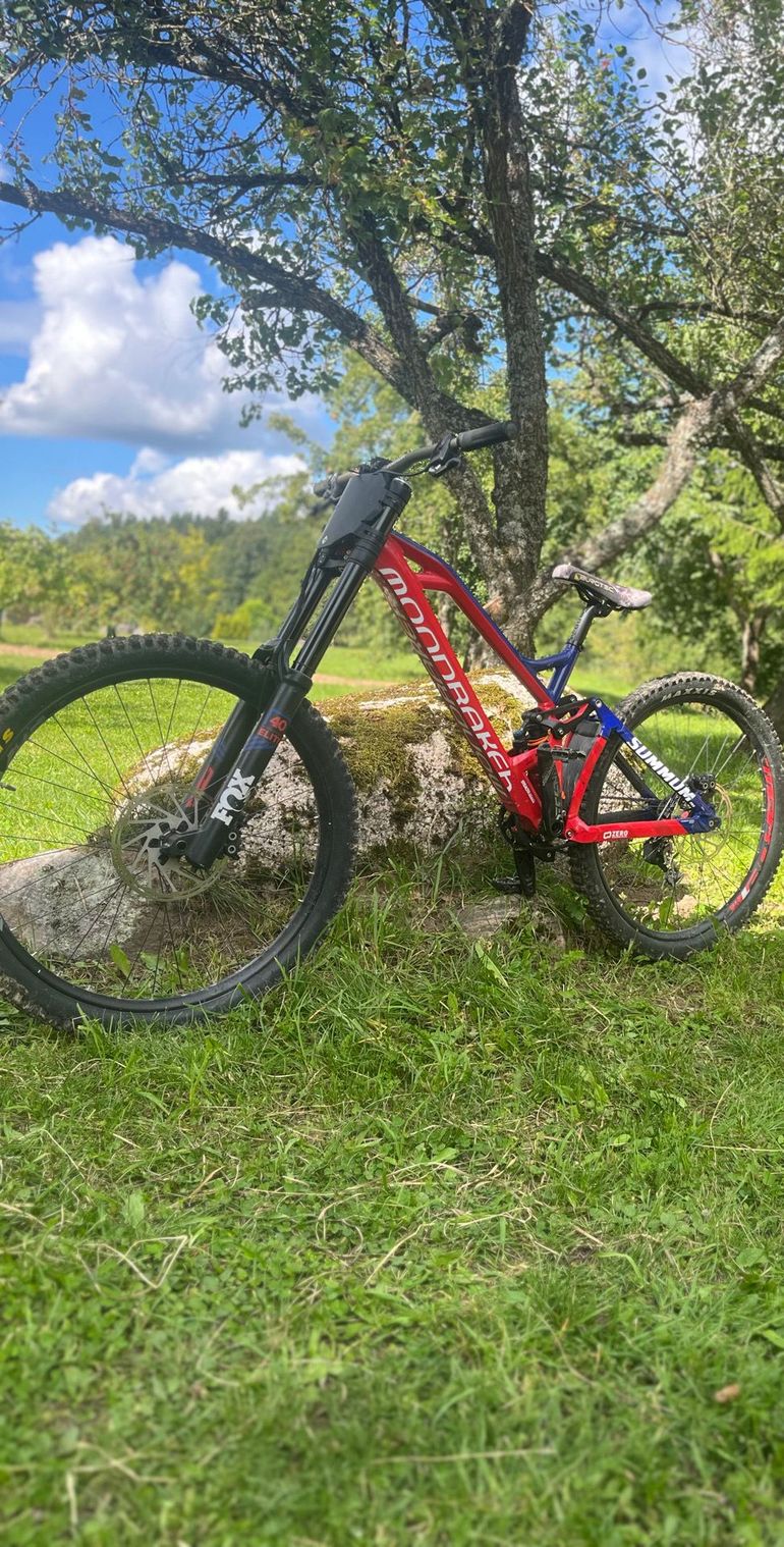 Used Mondraker Summum Pro 2020 2020 Mountainbike, Red — image 9 of 15