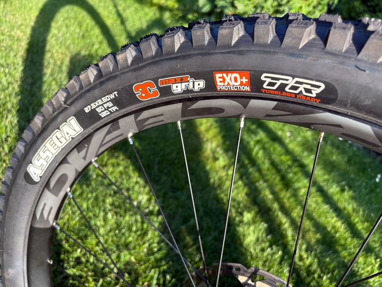 Brugt Santa Cruz NOMAD S / Carbon C 2023 2023 Mountainbike — billede 16 af 17