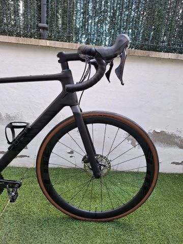Tweedehands Canyon Endurace CF 8 2022 2022 Road & Gravel — afbeelding 8 van 8
