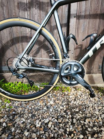 Used Trek Émonda SL 6 Disc 2022 2022 Road & Gravel, Grigio chiaro — image 3 of 5