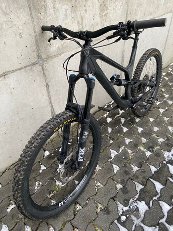 Canyon Torque CF 8.0 2020 2020 Mountainbike usato, Nero — immagine 4 di 4