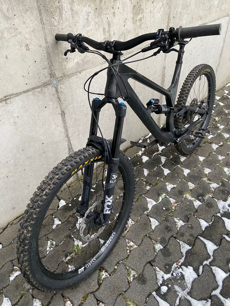 Canyon Torque CF 8.0 2020 2020 Mountainbike usato, Nero — immagine 4 di 4
