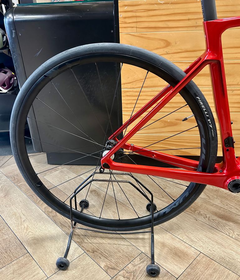COLNAGO V4 2025 Frameset 2025 Road & Gravel d'occasion — image 4 sur 8