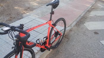 Used Giant Tcr Shimano 105 2018 Road & Gravel, Red — image 7 of 13