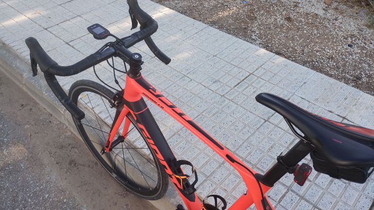Used Giant Tcr Shimano 105 2018 Road & Gravel, Red — image 5 of 13