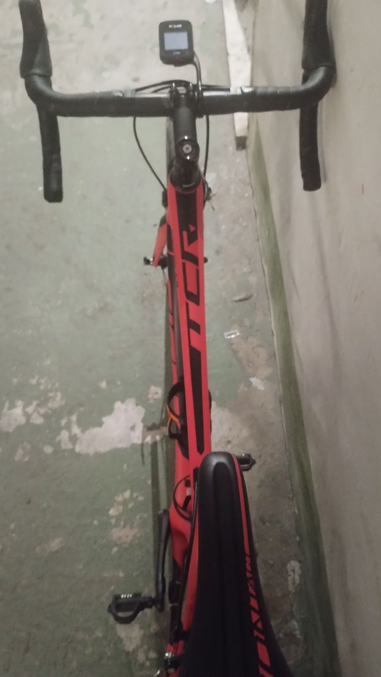 Used Giant Tcr Shimano 105 2018 Road & Gravel, Red — image 11 of 13