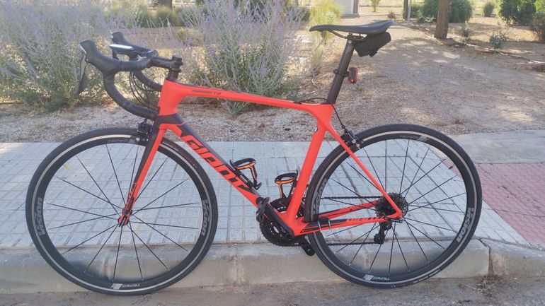 Used Giant Tcr Shimano 105 2018 Road & Gravel, Red — image 4 of 13