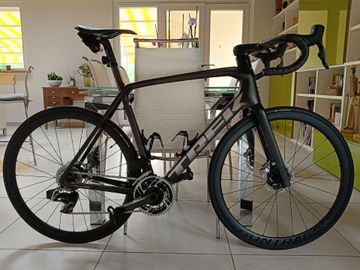 Brugt Trek Emonda SRAM Red eTap AXS 2020 Road & Gravel — billede 1 af 10