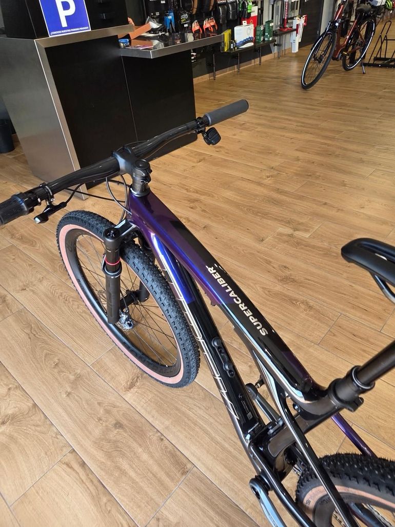 Used Trek Supercaliber SRAM GX Eagle AXS (T-Type) 2025 Mountainbike, Black, 29 — image 11 of 24