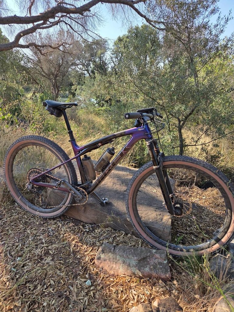 Used Trek Supercaliber SRAM GX Eagle AXS (T-Type) 2025 Mountainbike, Black, 29 — image 12 of 24