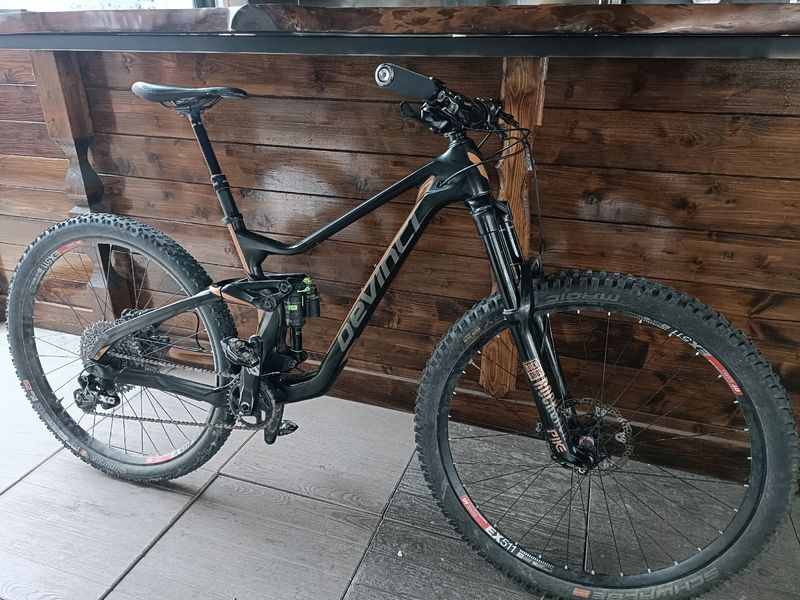 Devinci Troy Full Carbon 2021 2021 MTB de segunda mano