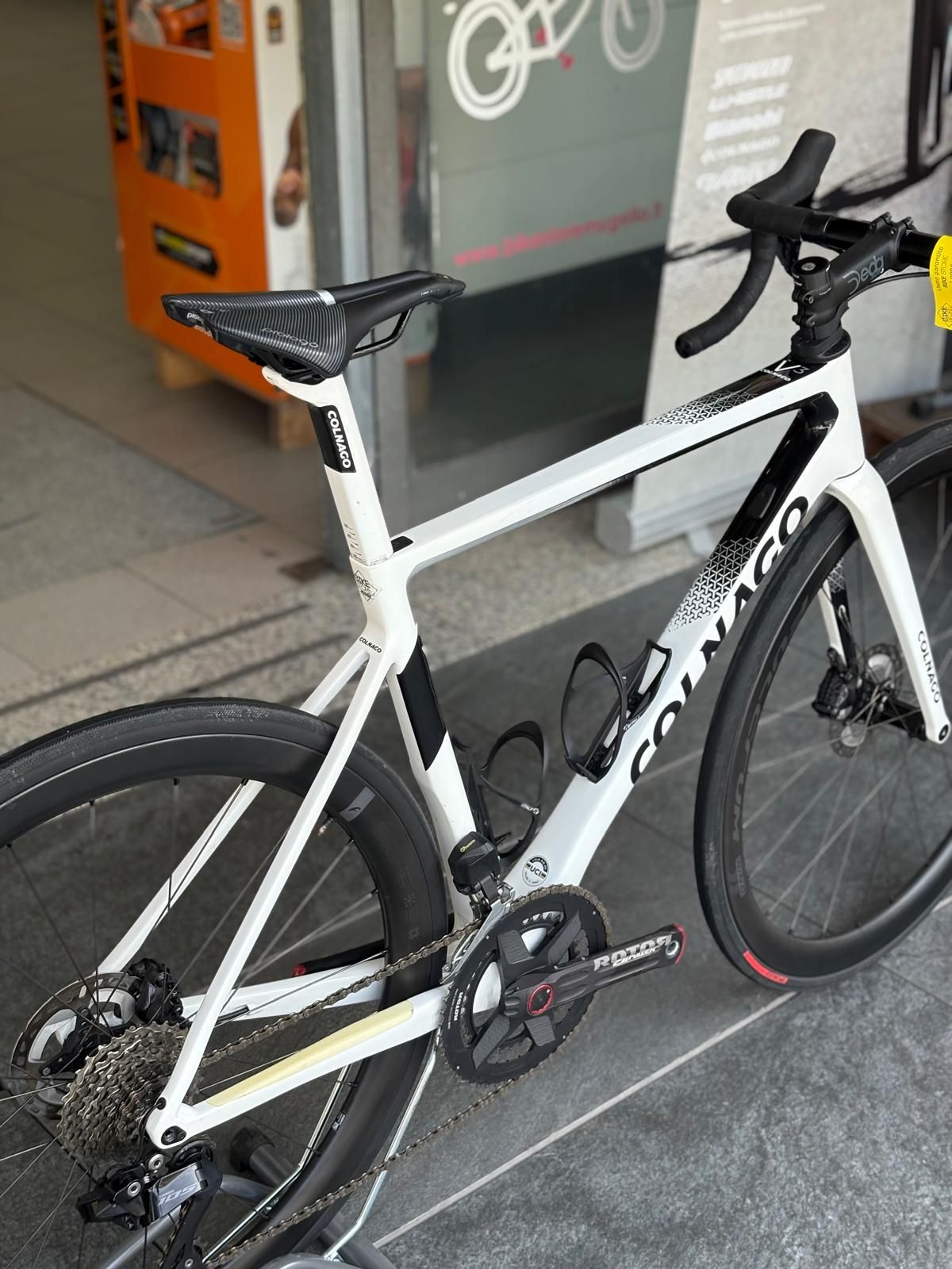 Colnago V3 Disc Shimano 105 Di2 2023