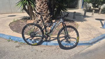 Używany Specialized Epic Elite Carbon World Cup 2015 2015 Mountainbike — zdjęcie 1 z 3