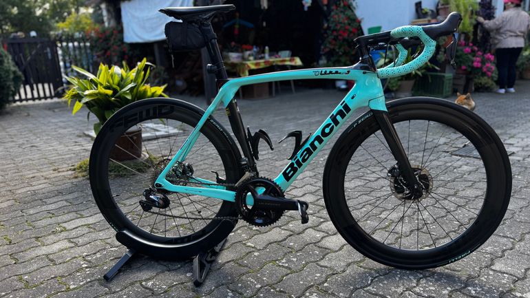 【美品】Bianchi Oltre XR3 50サイズ アルミホイール 美品】Bianchi Oltre XR3 50サイズ アルミホイール 美品】Bianchi