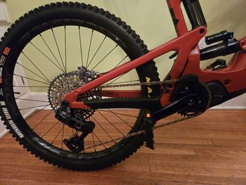 Used Santa Cruz Heckler Other 2024 Mountainbike, Red — image 3 of 7
