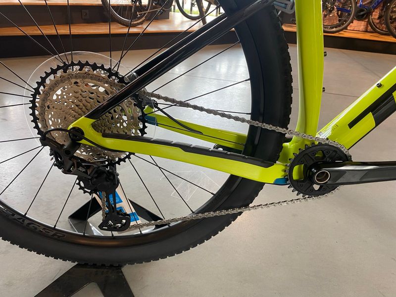 Used Trek Procaliber 9.6 2022 2022 Mountainbike, Orange, 29 — image 2 of 4