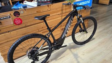Used Trek Marlin+ 6 2025 2025 Mountainbike, Light Gray, 27.5, 29 — image 2 of 3