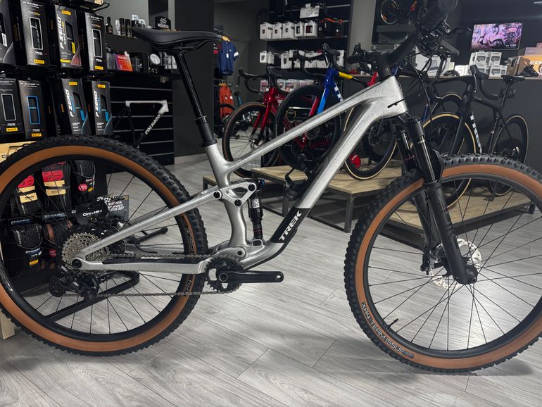 Trek Top Fuel 9.8 XT Gen 4 2025