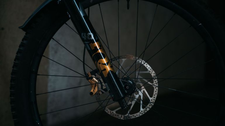 Używany Commencal Supreme V5 2024 Mountainbike — zdjęcie 5 z 9