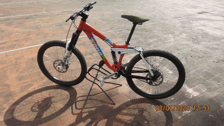 Used Kona STINKY TL 2011 2011 Mountainbike, Orange, 26 — image 8 of 10